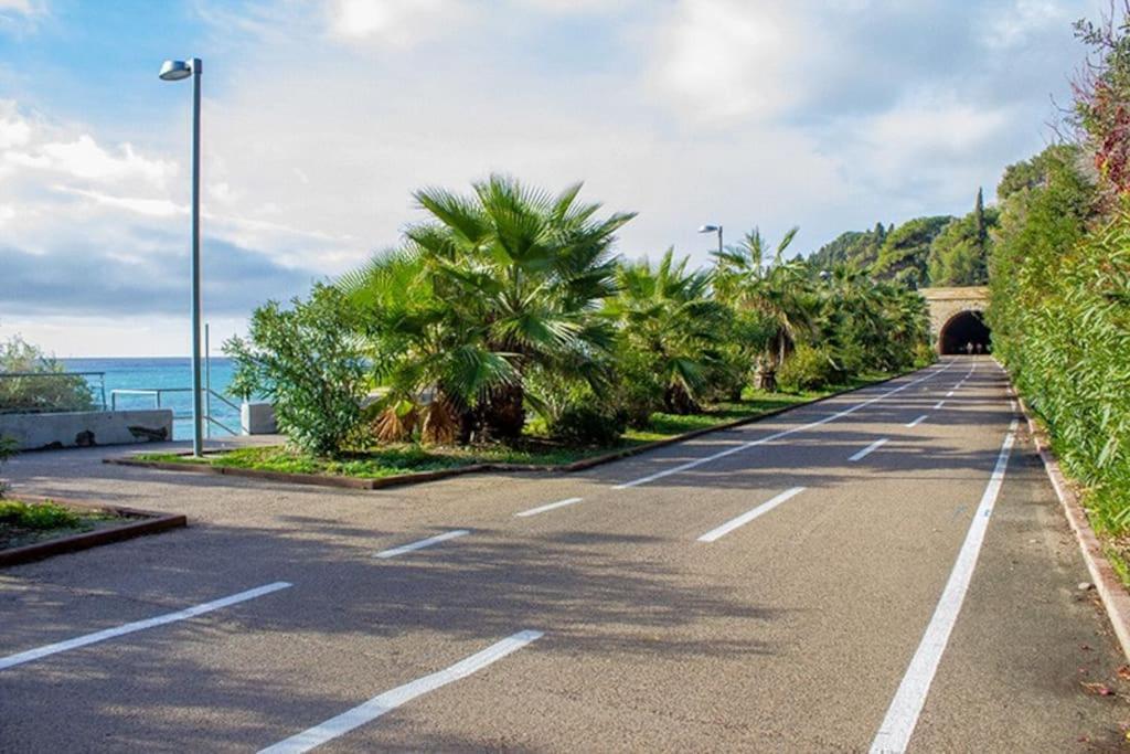 Mini Accommodation In Sanremo Liguria Εξωτερικό φωτογραφία